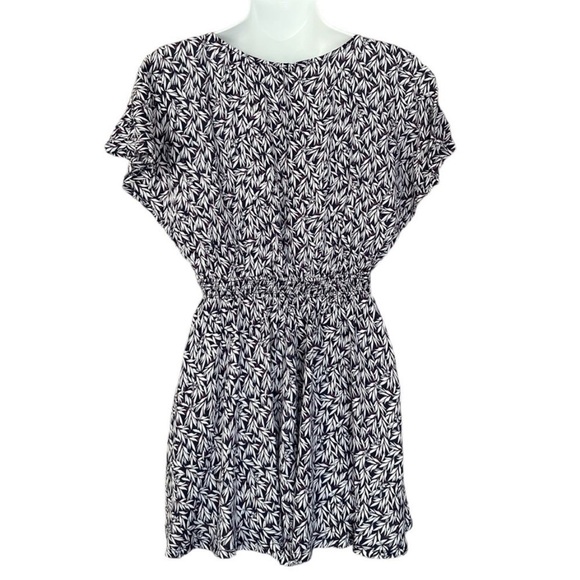 Lulu's Navy Blue and White‎ Print Dondi Romper - Picture 6 of 13